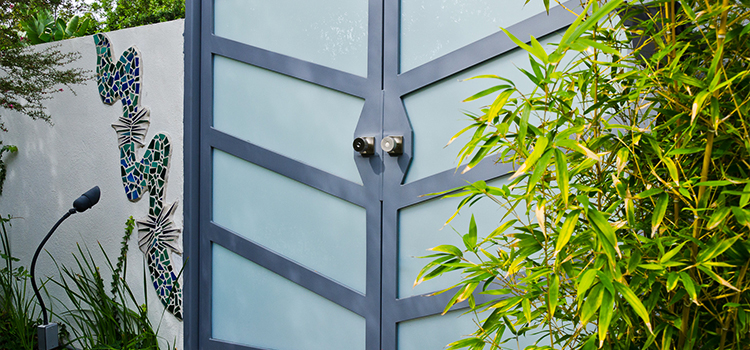 Residential Modern Glass Gate Installation